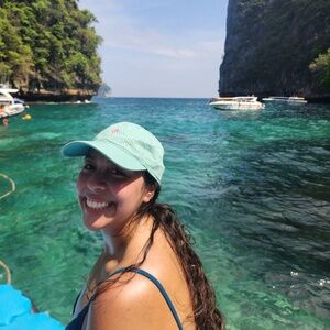 Meet your Posher, Andrea